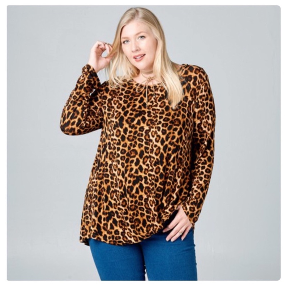 Plus size leopard print top